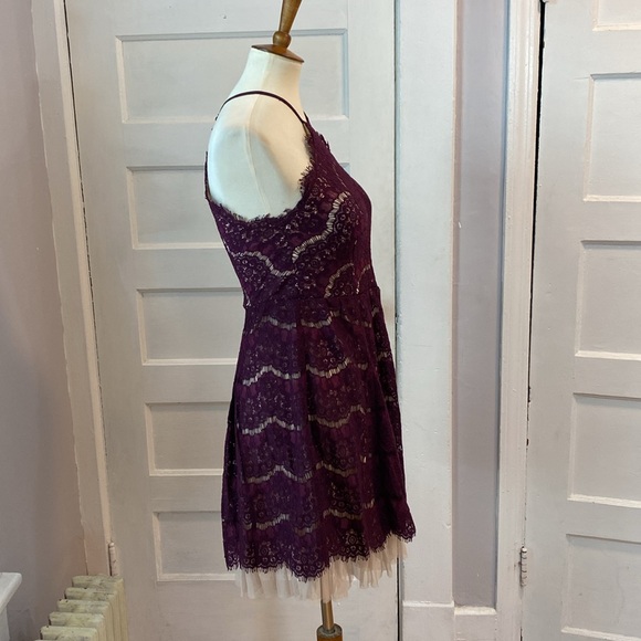 Francesca’s Collection Burgundy Lace Overlay and Tulle Bottom Dress, Size M - Picture 10 of 16